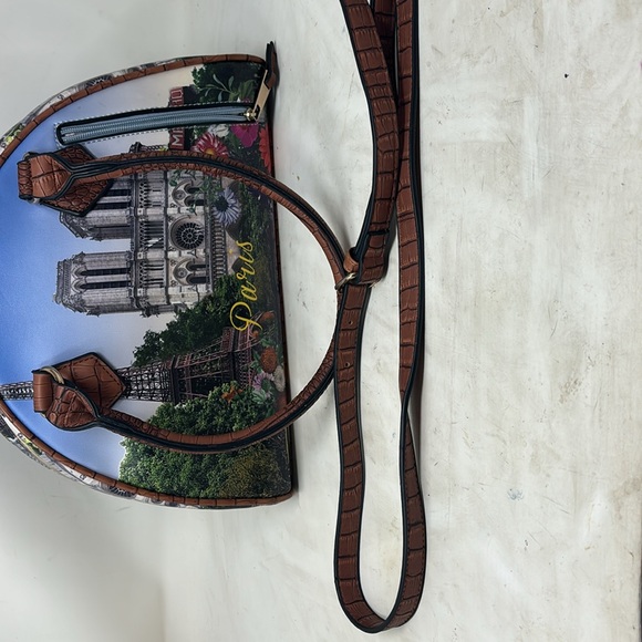 Beautiful Medium Paris handbag - Picture 9 of 13